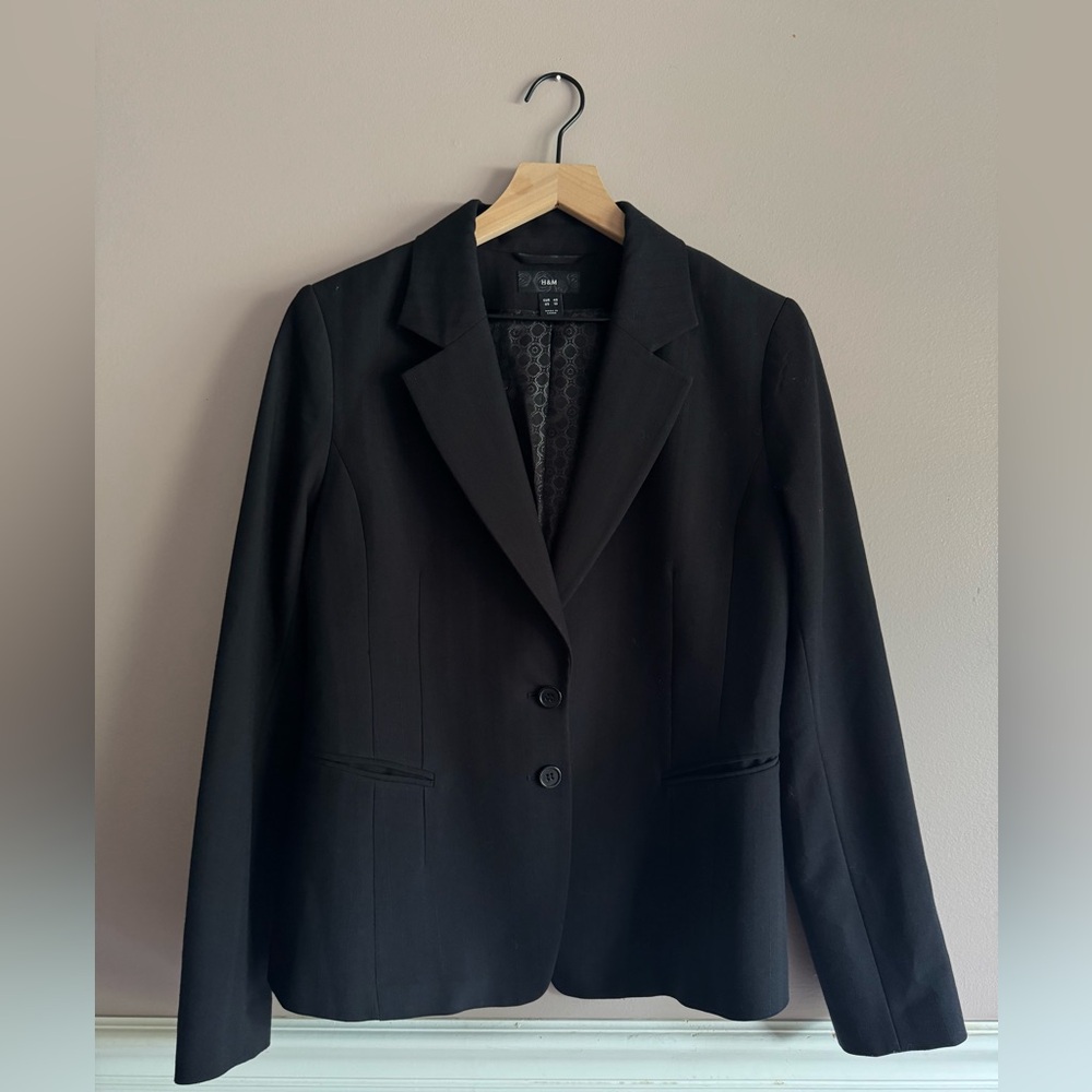 H&M Women’s Black Blazer 2 Button Pleated Size 10 Workwear Workcore